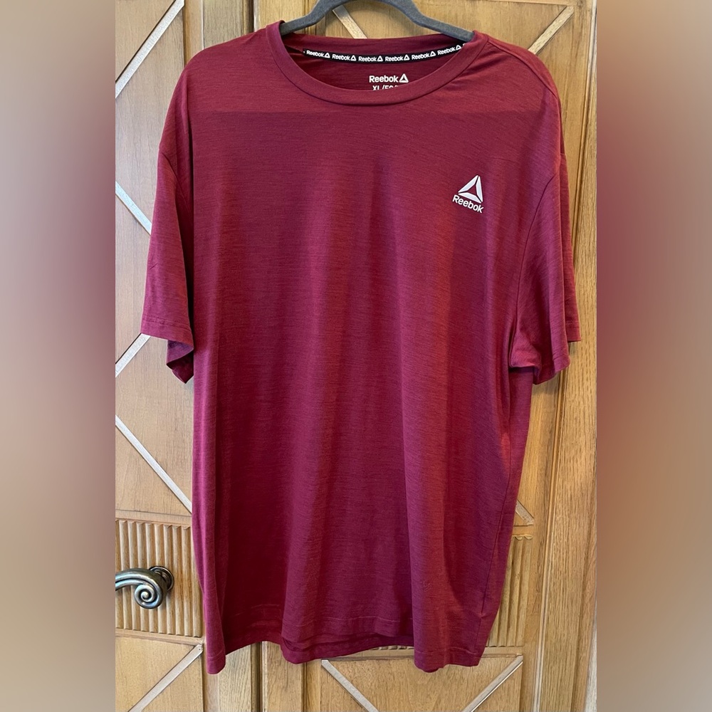 Reebok Men's Maroon Short Sleeve Tee
